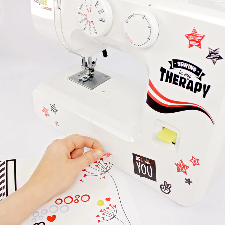 Anfänger Nähmaschine kullaloo "bitsyBEE" by JANOME: Bekleben