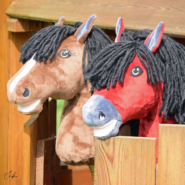 Stickdateien Hobby Horse "HOLLY": Probenähergebnis von lila & mint