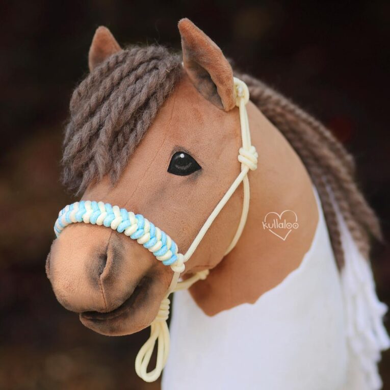Hobby Horse Knotenhalfter basteln mit Materialset in Pastellfarben