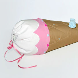 <a href="https://www.kullaloo.de/kostenlose-anleitung-schultuete-selber-machen/" target="_self">Schultüte als Eiswaffel</a> Schultüte als Eiswaffel