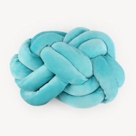 <a href="https://www.kullaloo.de/kostenlose-schnittmuster/knotenkissen-diy-video-anleitung/" target="_self">Knotenkissen</a> Video Nähanleitung: Knotenkissen selber machen