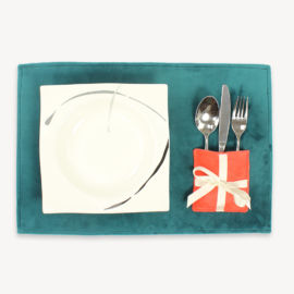 <a href="https://www.kullaloo.de/kostenlose-schnittmuster/tischset-naehen/" target="_self">Tischset</a> Tischset nähen: Video Nähanleitung plus Freebook