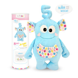 <a href="https://www.kullaloo.de/shop/naehset-alien-b-day-bibs/" target="_self">Alien "B-DAY Bibs"</a> Nähset Alien "B-DAY Bibs"