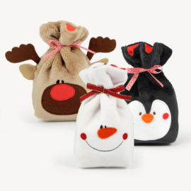 <a href="https://www.kullaloo.de/naehen-fuer-weihnachten/adventskalender-naehen/adventskalender-saeckchen-naehen/" target="_self">Weihnachtssäckchen</a> Weihnachtssäckchen nähen: FreeBook