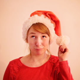 <a href="https://www.kullaloo.de/naehen-fuer-weihnachten/weihnachtsmannmuetze-nikolausmuetze-naehen" target="_self">Nikolausmütze</a> Nikolausmütze nähen